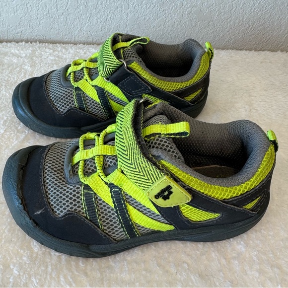 OshKosh B’Gosh Gray and Green Toddler Shoes Size 10 - Picture 2 of 9